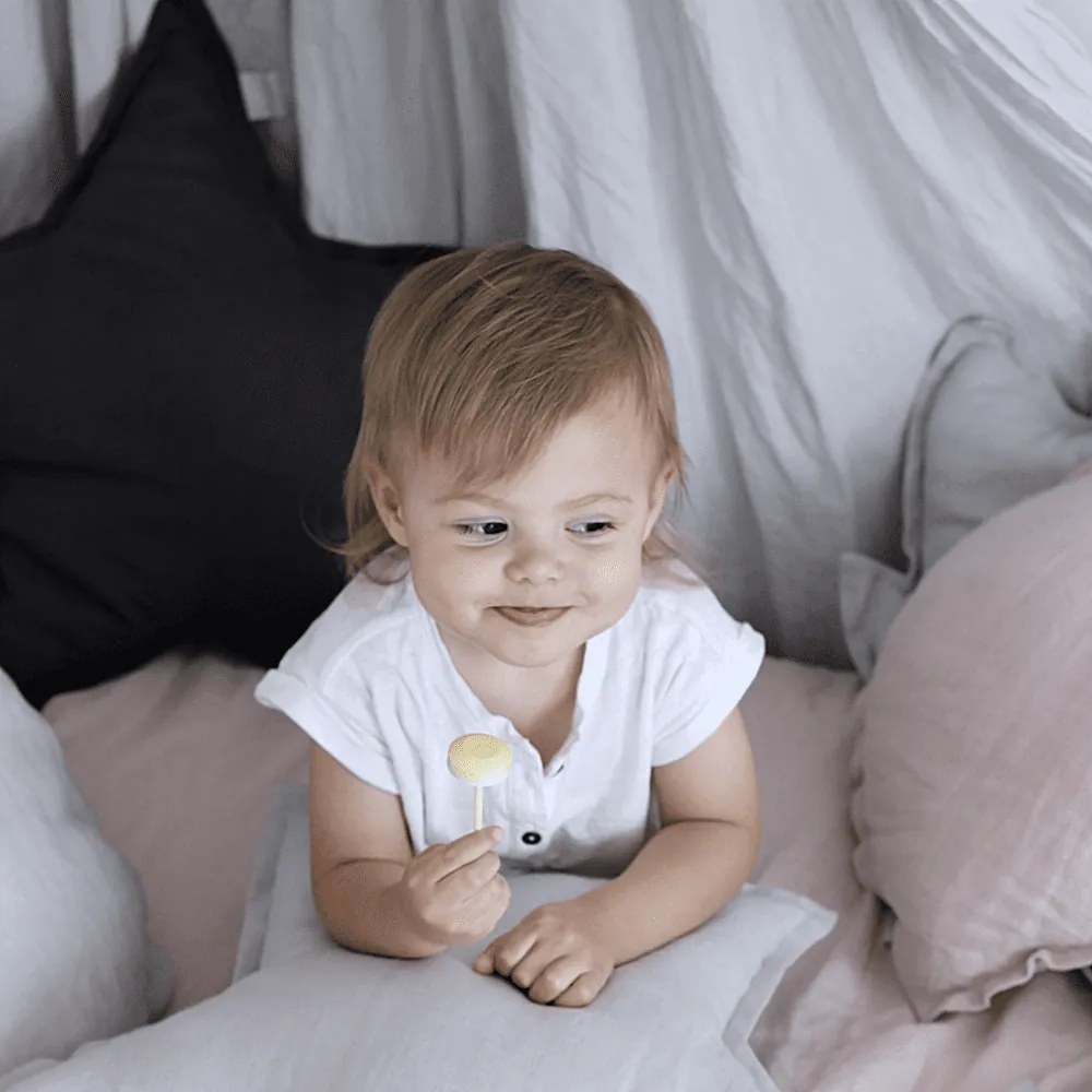 Ľanový vankúš hviezda grafitová 50 cm