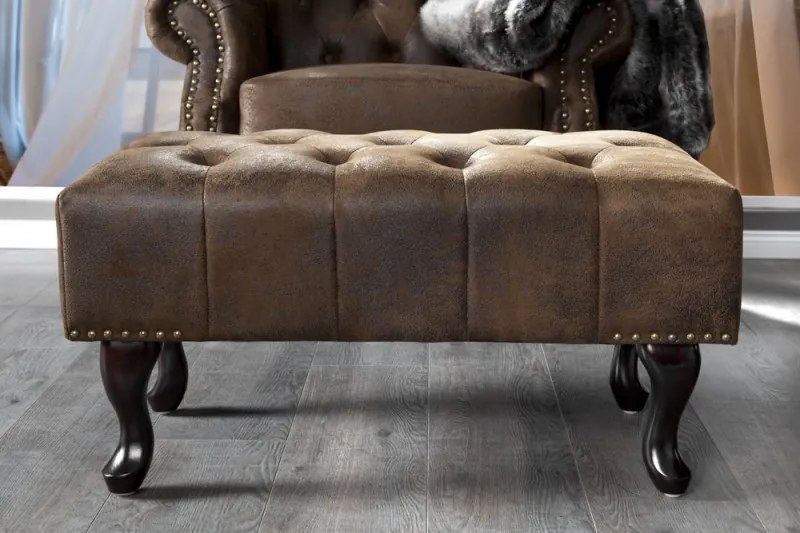 Taburet Chesterfield hnedý starožitný vzhľad