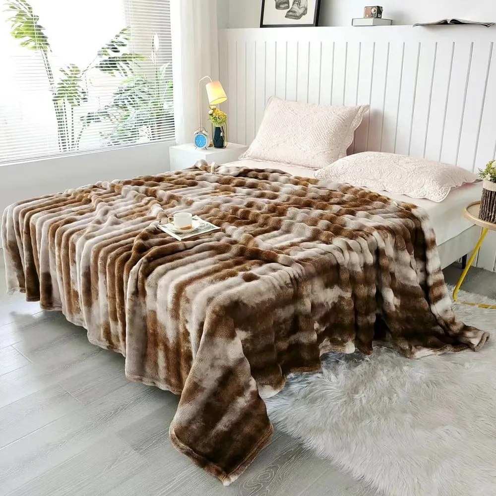 Hnedý mikroplyšový pléd 150x200 cm Victory – My House