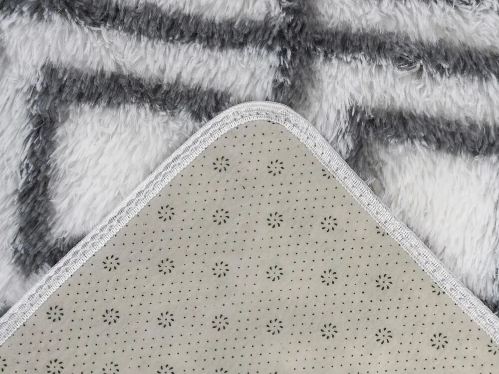 TZ Biely vzorovaný koberec shaggy Decor Cube Rozmer: 140x200 cm