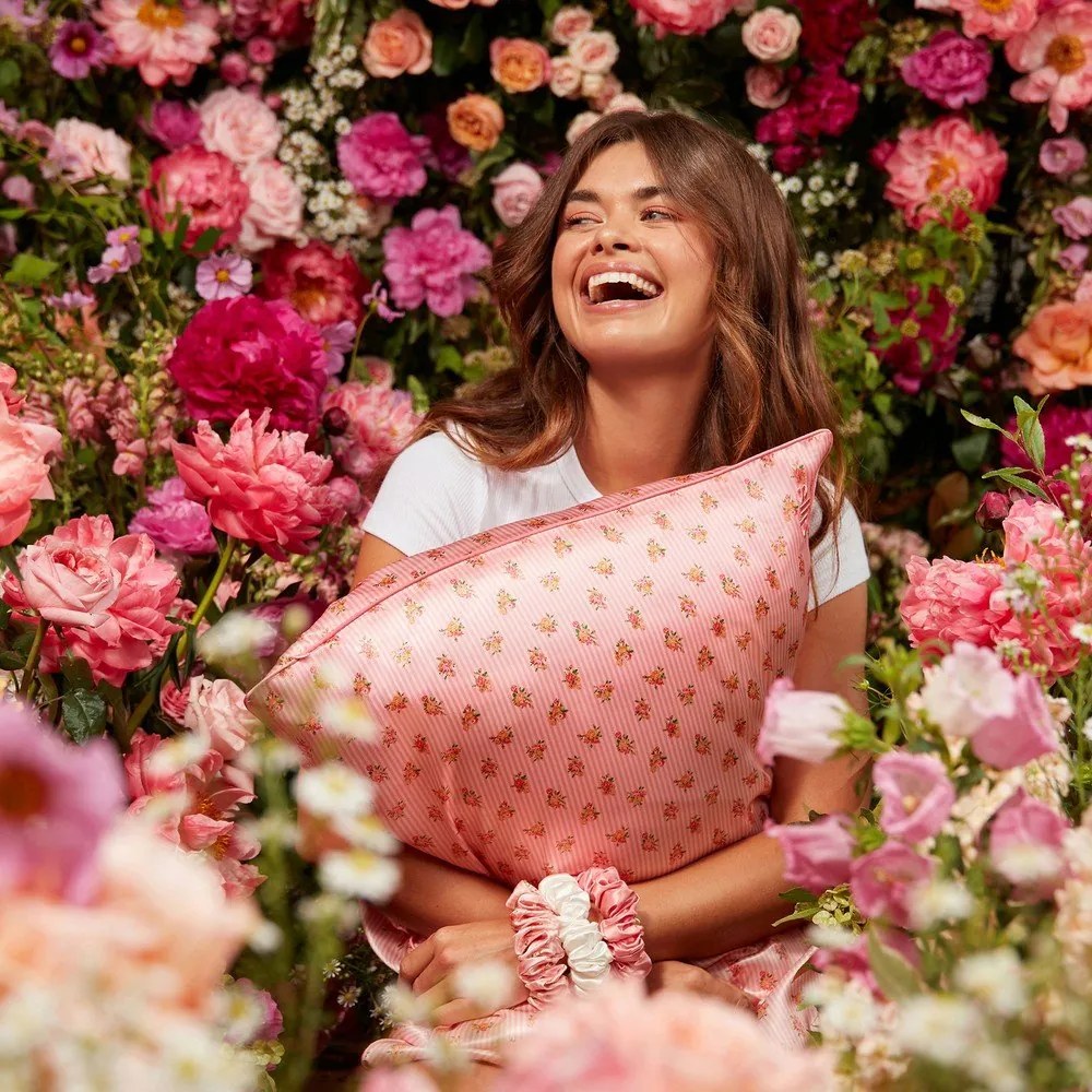 Hodvábna obliečka na vankúš 51x76 cm Petal – slip