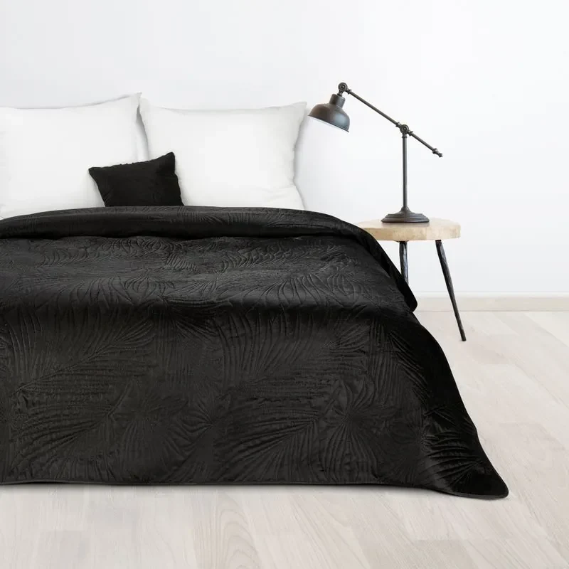 Dekorstudio Luxusný zamatový prehoz na posteľ LUIZ4 v čiernej farbe Rozmer prehozu (šírka x dĺžka): 170x210cm