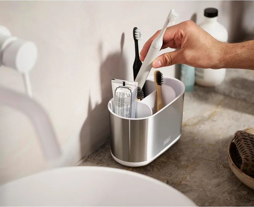 Stojan na zubné kefky z nehrdzavejúcej ocele v striebornej farbe Duo Steel – Joseph Joseph