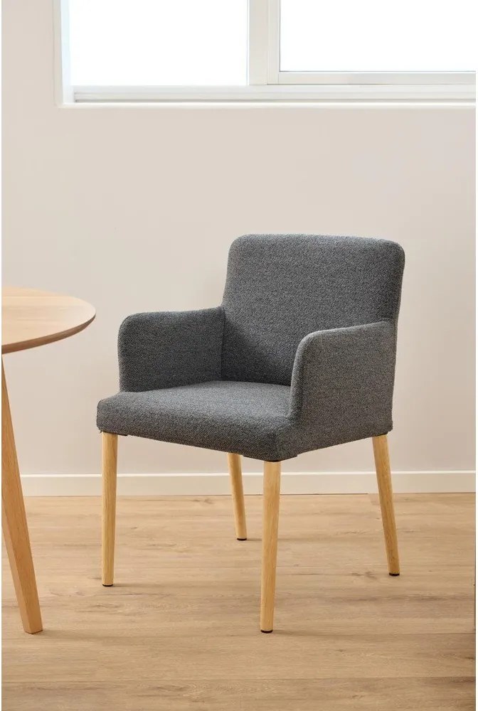 Sivé čalúnené jedálenské kreslo s podrúčkami Zoe – Actona