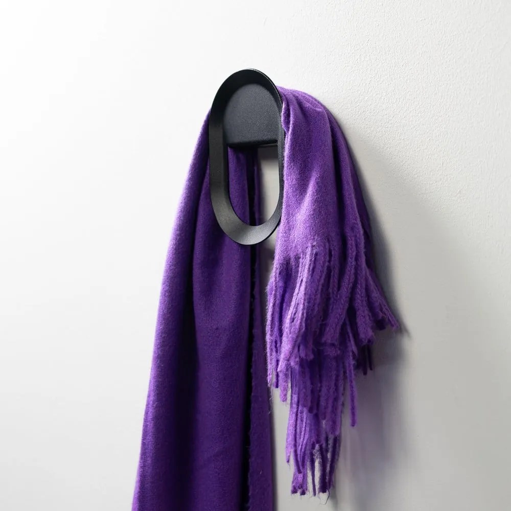 Čierny nástenný oceľový háčik Coucou – Spinder Design