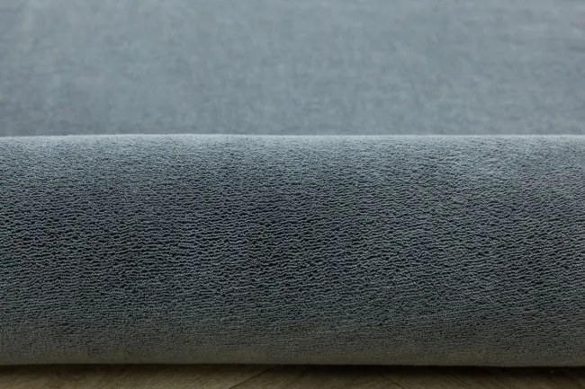 Protišmykový koberec PLUSH sivý