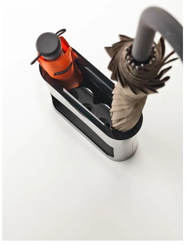 Čierny stojan na dáždniky YAMAZAKI Oval