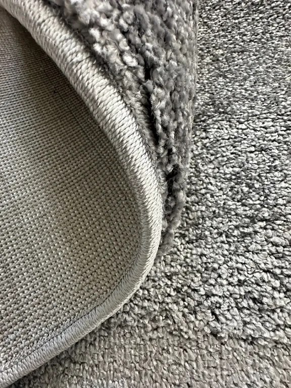 Koberec Mosso 8251 Dark Grey – sivý shaggy s vysokým vlasom Rozmer: 80x150 cm