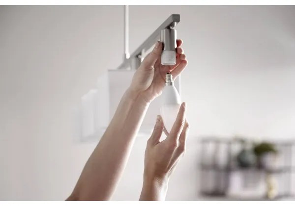 SADA 2x LED Stmievateľná žiarovka Philips Hue WHITE E14/5,5W/230V 2700K