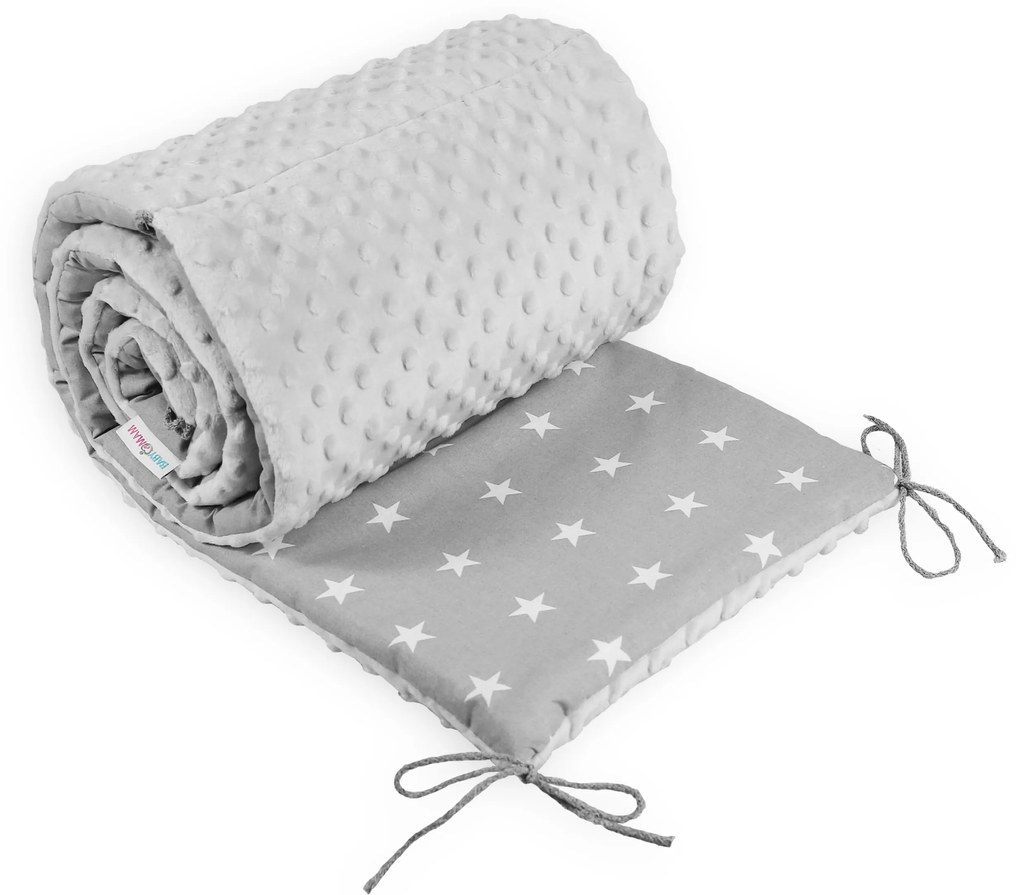 Ochranný mantinel do postieľky 180x30 cm BABYMAM PREMIUM - Malé biele hviezdičky so šedou Minky