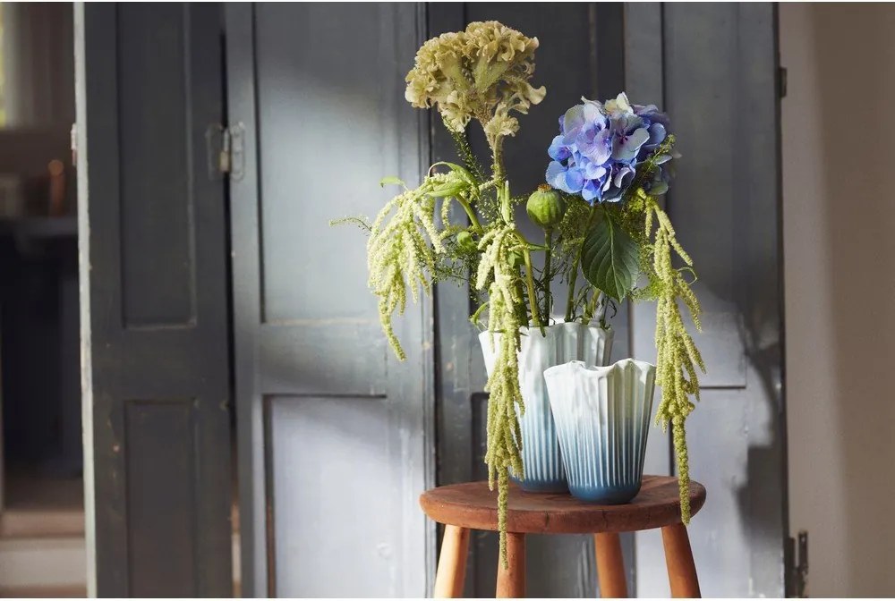 Svetlomodrá keramická váza (výška 20,5 cm) Hammershøi – Kähler Design