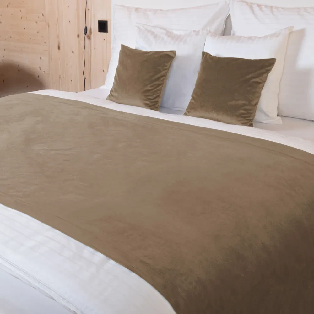 Biante Zamatový prehoz na posteľ Velvet Prémium SVP-034 Kávovo hnedý 140x200 cm