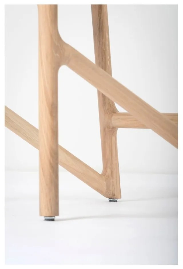 Jedálenská stolička z masívneho dubového dreva s bielym sedadlom Gazzda Fawn