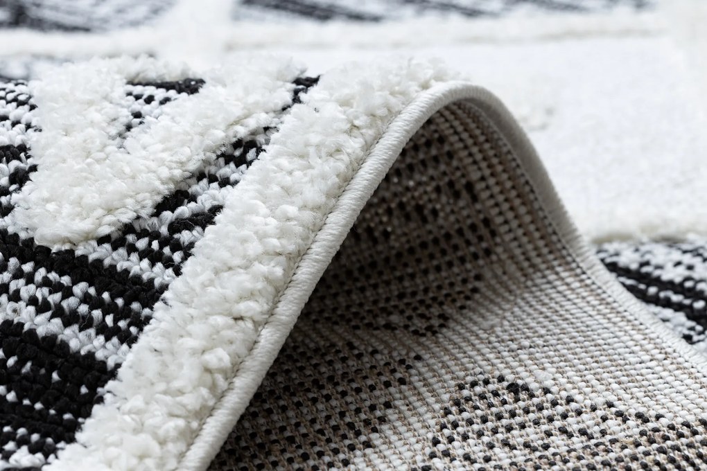 Koberec MAROC P662, čierno-biely, vzor diamant,Marocký Shaggy