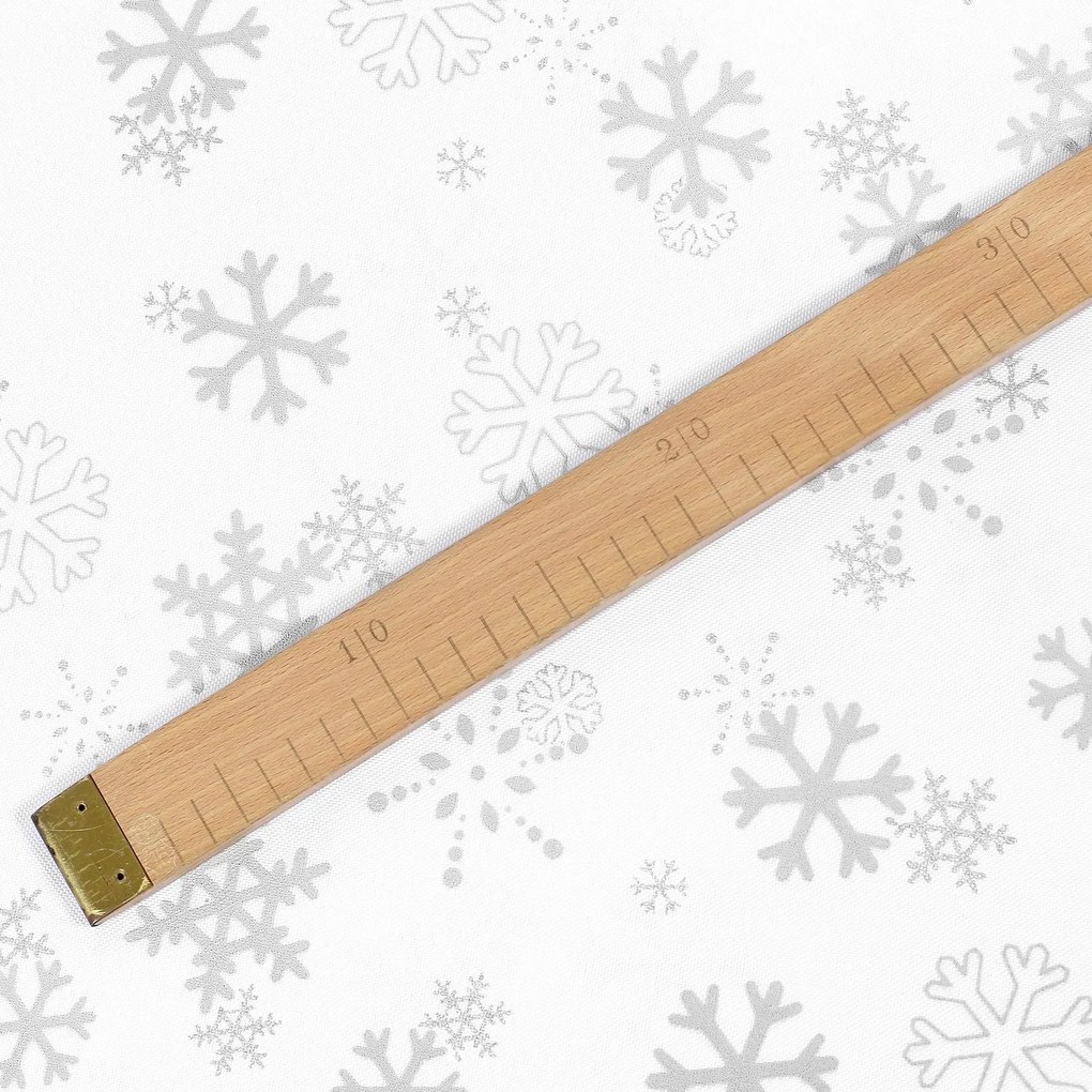 Goldea vianočná teflónová látka na obrusy - strieborné vločky na bielom 160 cm
