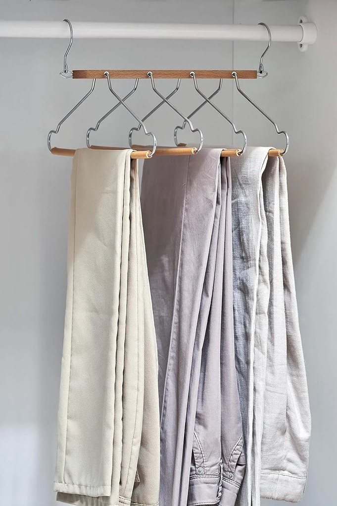 Zeller Present Drevený vešiak na oblečenie, šetrí miesto – nahradí 4 vešiaky