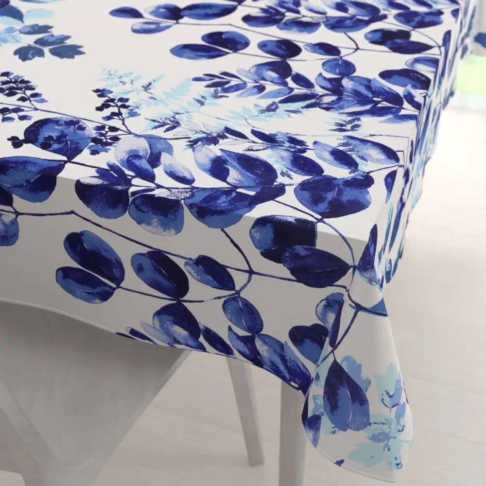 Biante Bavlnený obdĺžnikový obrus Sandra SA-605 Modrý eukalyptus na bielom 140x220 cm