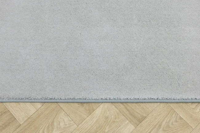 Metrážny koberec Lexus 172 svetlosivý