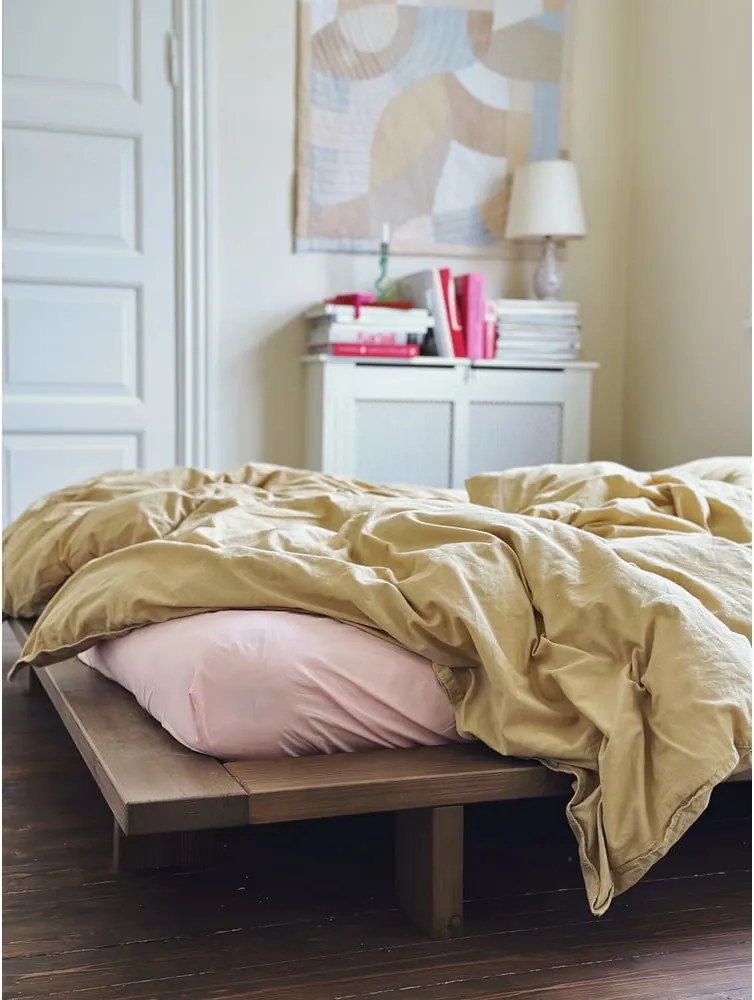 Hnedá jednolôžková posteľ z borovicového dreva s roštom 90x200 cm Japan – Karup Design