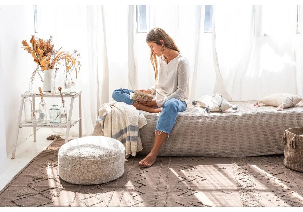 Krémový taburet Chill Natural – Lorena Canals