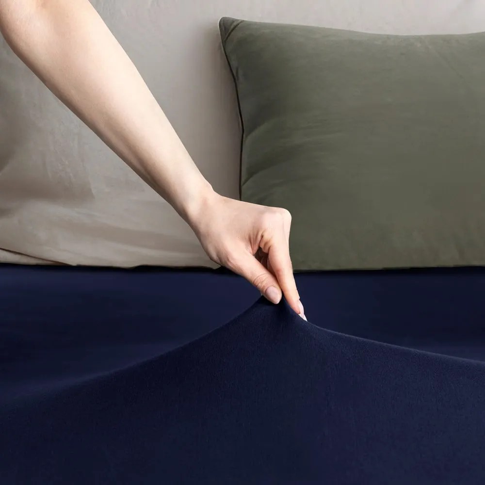 Tmavomodrá napínacia plachta jersey 220x200 cm Amber – Restilo