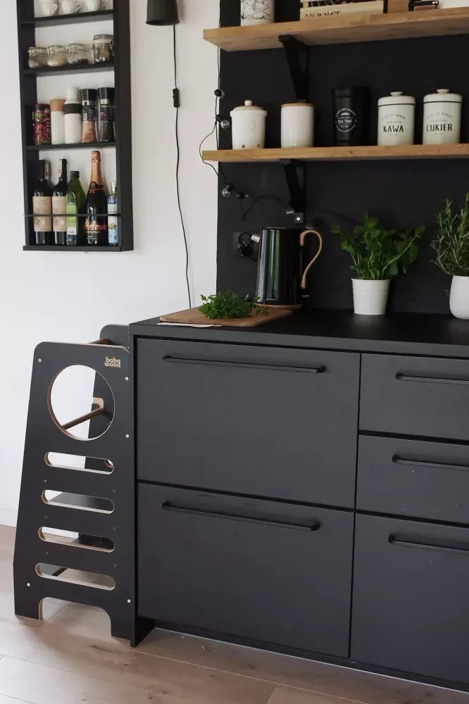 Montessori učiaca detská veža stredná čierna