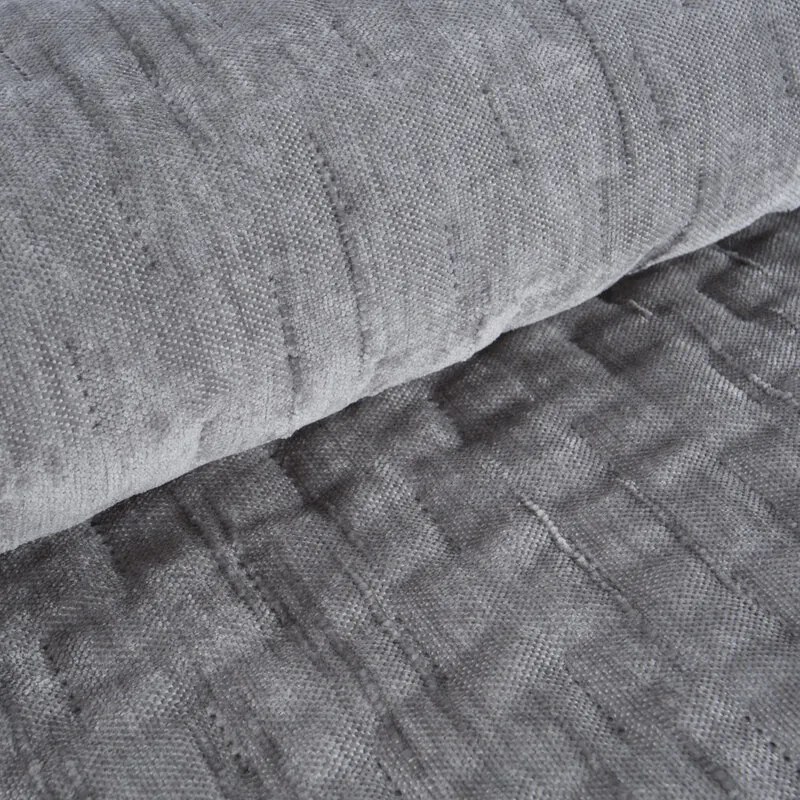 Dekorstudio Prehoz na posteľ CHELEN1 v striebornej farbe Rozmer prehozu (šírka x dĺžka): 220x240cm