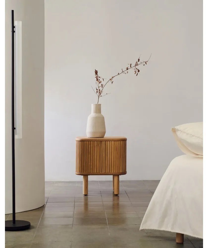 Nočný stolík v dekore jaseňa v prírodnej farbe Mailen – Kave Home