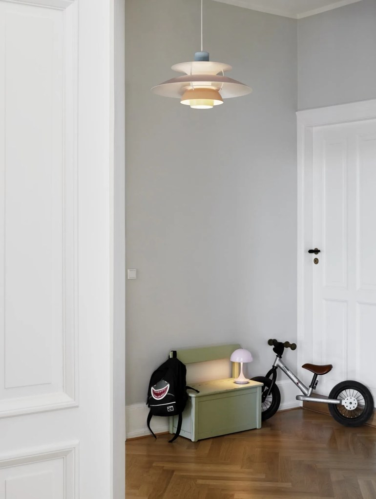 Louis Poulsen Prenosná lampa Panthella 160 V3 Opal Pale rose