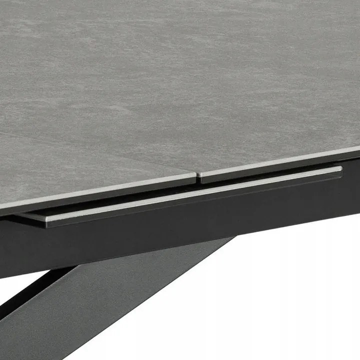 Jídelní rozkládací stůl Irwine 200/240 cm černý