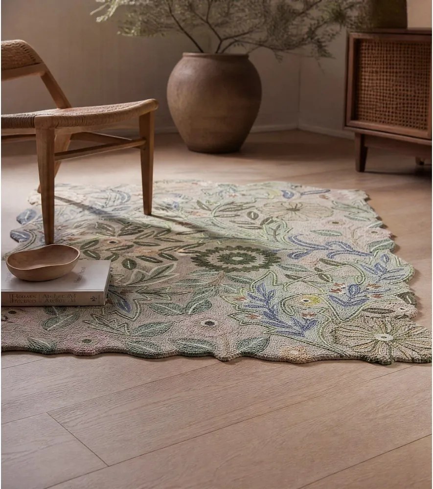 Zelený ručne tkaný vlnený koberec 120x170 cm Bryony Shaped Floral – Flair Rugs