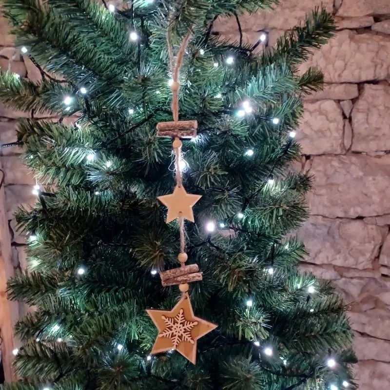 DECOLED Závěsná dřevěná dekorace, hvězdy, 34 cm