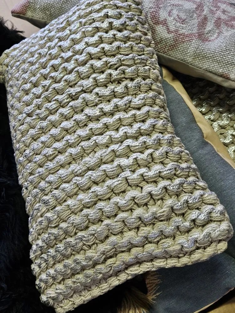 Béžovo-strieborný vankúš s veľkými okami Kian Rope - 30*50 cm