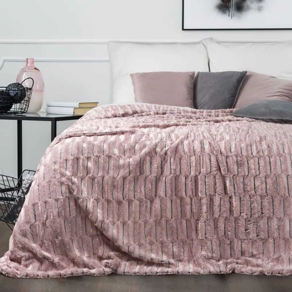 DomTextilu Mäkký ružový prehoz na posteľ s kožušinovou štruktúrou s 3D efektom Šírka: 170 cm | Dĺžka: 210 cm 21779-153397