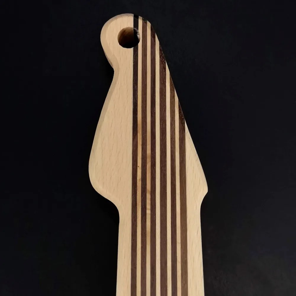 AMADEA Drevená doštička v tvare gitary, masívne drevo, 45x20x2 cm