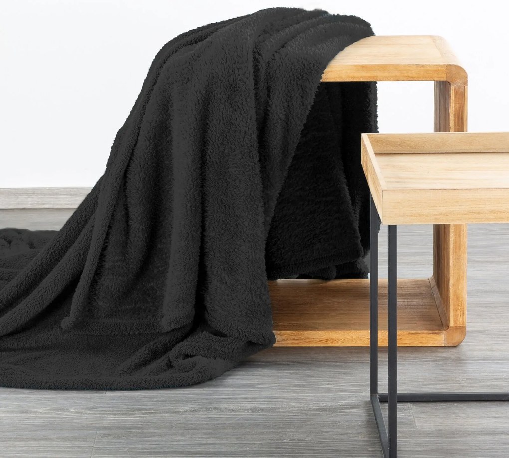 DEKA Z MIKROFLANELU LORI 150X200 CM ČIERNA