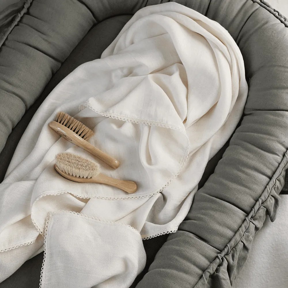 Bambusová Junior zavinovačka s čipkou vanilka 100x135 cm