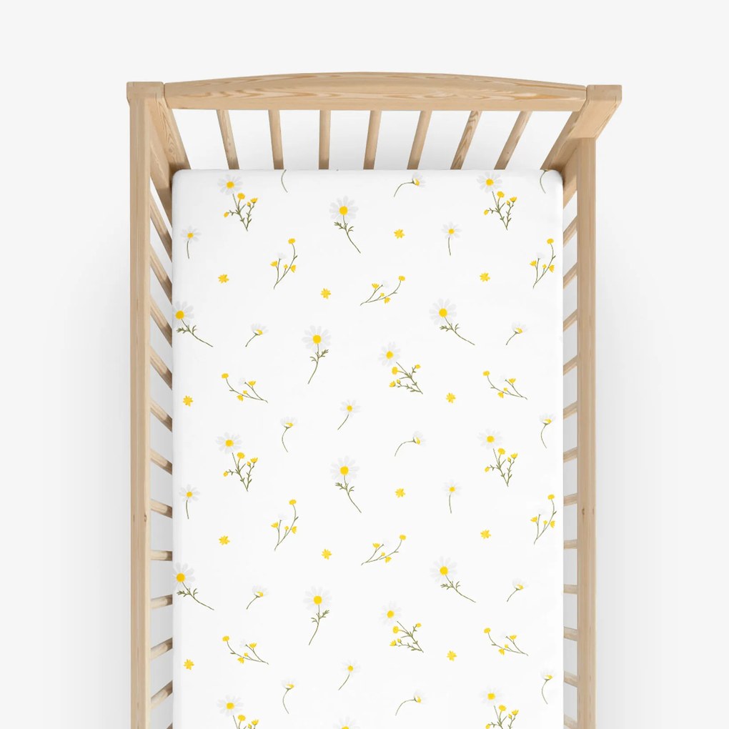 Goldea bavlnená napínacia plachta do detskej postieľky - harmanček 60 x 120 cm