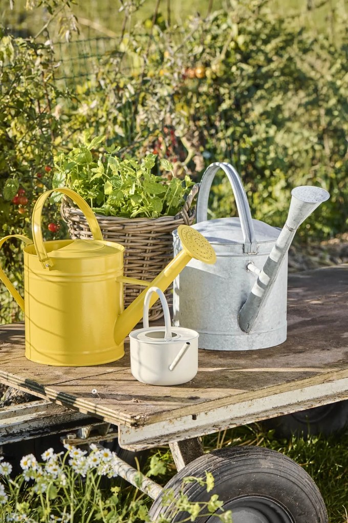 Ib Laursen Kovová konvička na zalievanie Fog 0,95 l