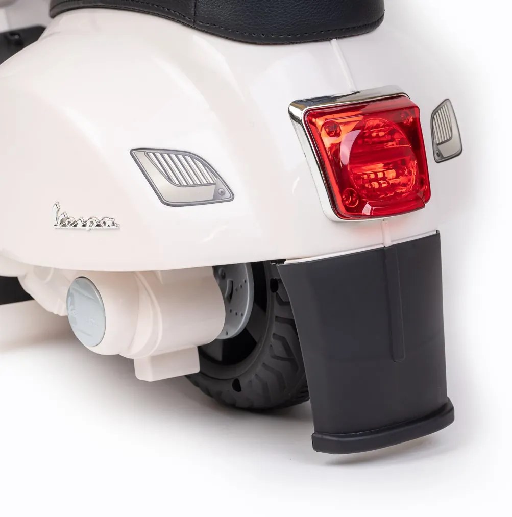 Detská elektrická motorka Baby Mix Vespa biela