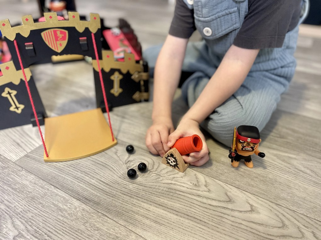 Arty Toys - Čierny hrad pre rytierov