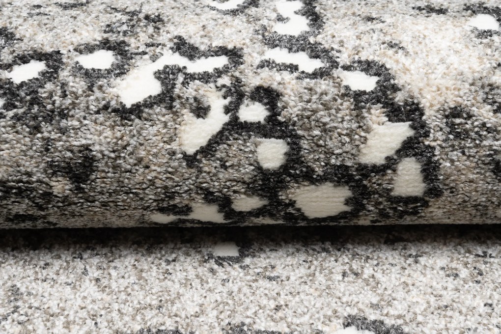 TA Koberec MU47A SVETLO ŠEDÝ VÁNOK FVI Rozmer: 120x170 cm