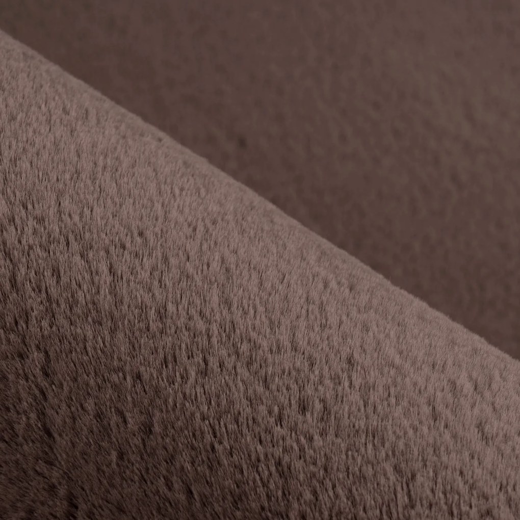 Dekorstudio Okrúhly kožušinový koberec TOPIA - hnedý Priemer koberca: 120cm