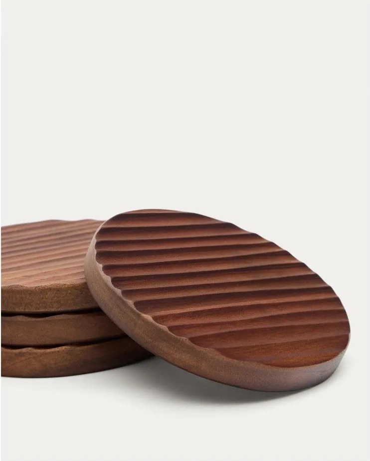 Drevené tácky v súprave 4 ks v tmavoprírodnej farbe Rommu – Kave Home