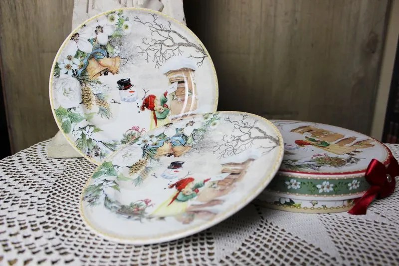 Biele vianočné dezertné taniere 19cm 2ks