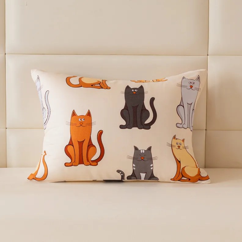 Obliečka na vankúš z mikrovlákna COLORED CATS 70x90 cm, krémový