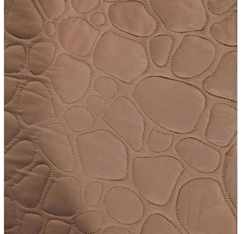 Svetlohnedý prehoz na posteľ so vzorom STONE Rozmer: 170 x 210 cm