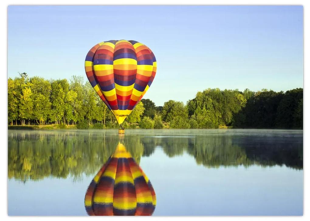 Obraz teplovzdušného balóna na jazere (70x50 cm)