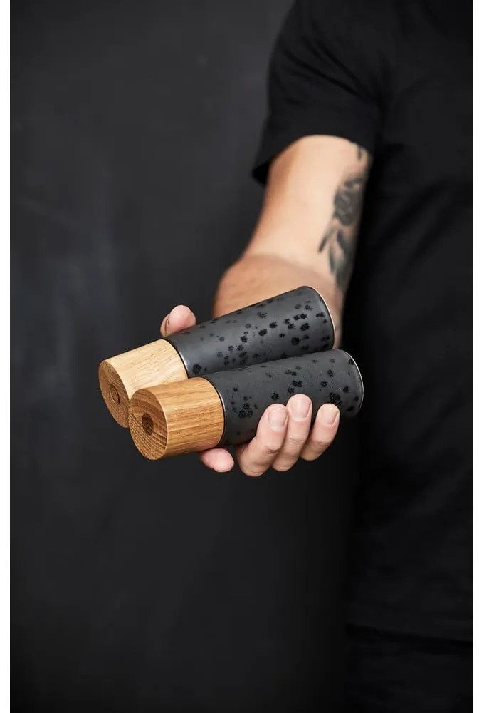 Čierna keramická súprava mlynčekov na korenie a soľ 2 ks Gastro Black – Bitz