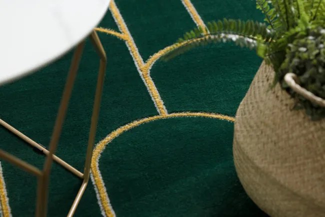 Koberec EMERALD exkluzívny 1021 glamour, styl art deco fľaškovo zelený / zlatý